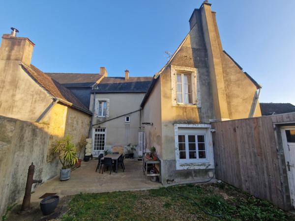 maison bourg, 2ch, jardin, charme ancien
