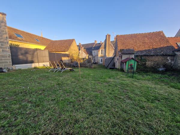 maison bourg, 2ch, jardin, charme ancien