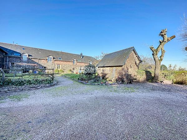 Ancien corps de ferme avec maison d'hôtes en activité