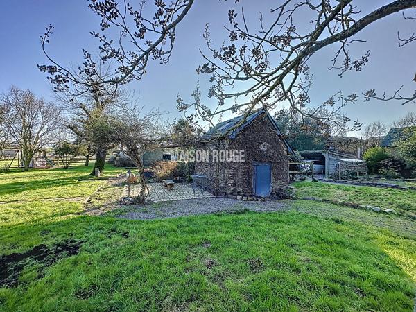 Ancien corps de ferme avec maison d'hôtes en activité
