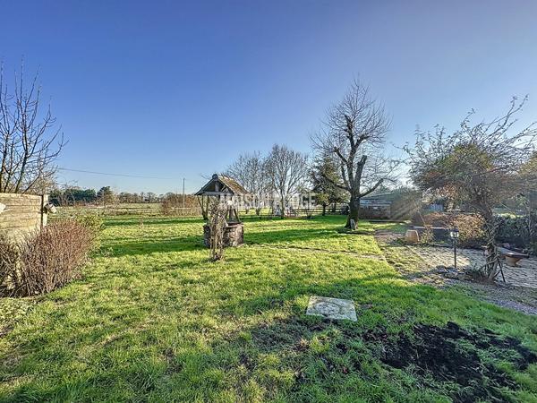 Ancien corps de ferme avec maison d'hôtes en activité