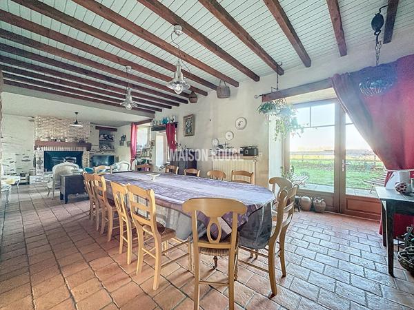 Ancien corps de ferme avec maison d'hôtes en activité