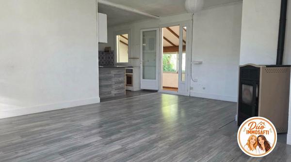 Terrain de 911m² en zone UC avec maison à réhabiliter