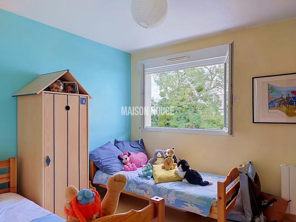Appartement 2 chambres avec garage, balcon et ascenseur dans une résidence calme à Saint-Brieuc