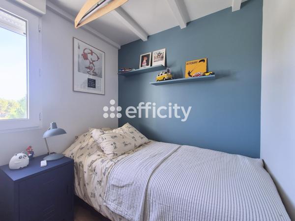 Appartement
         2 pièces
        - 35 m² 216 275 € *