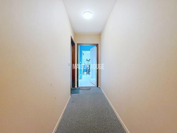 Betton : Appartement rénové avec grand box fermé de 18 m² - Résidence sécurisée, tout à pied !
