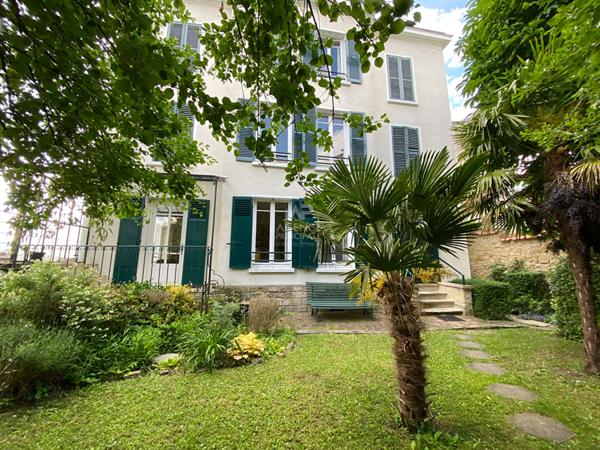 Maison Pontoise 7 pièce(s) 135 m2 €585 000 ** - Référence 11097