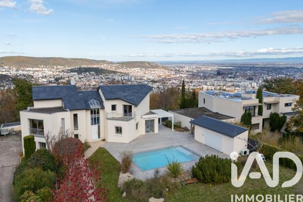 Maison à vendre 7 pièces 245 m² Royat