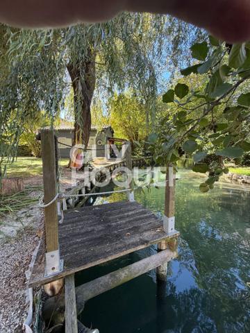 Superbe propriété au bord de la Sorgue au Thor 84250