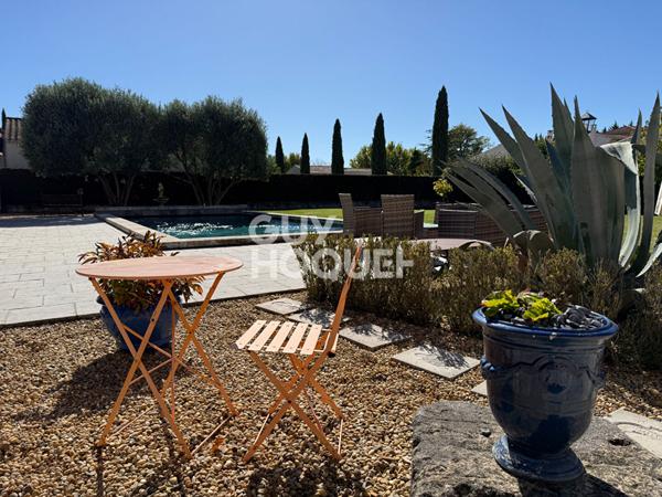 Superbe propriété au bord de la Sorgue au Thor 84250