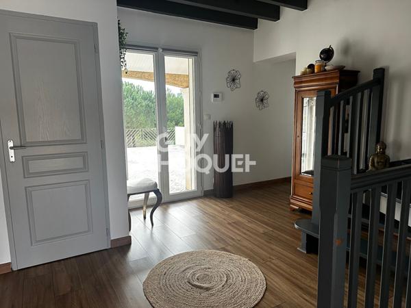 Villa de standing 170m², 4 chambres, terrain, piscine, sous sol.