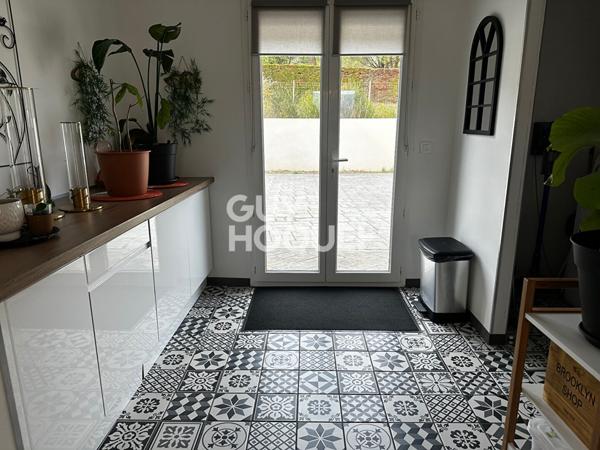 Villa de standing 170m², 4 chambres, terrain, piscine, sous sol.