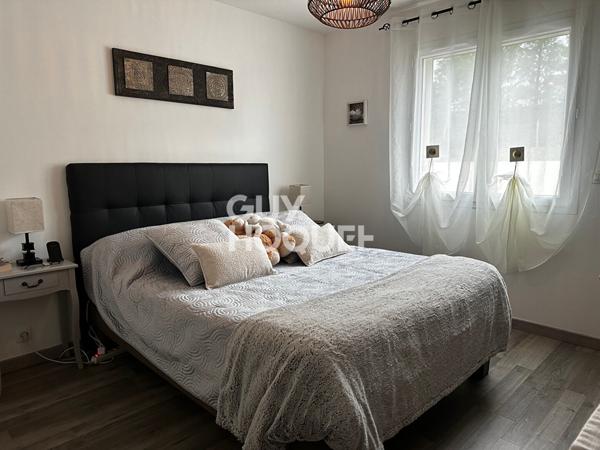 Villa de standing 170m², 4 chambres, terrain, piscine, sous sol.