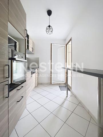 A vendre appartement Saint Cyr L Ecole 2 pièce(s) de 50m²  avec parking en sous-sol .