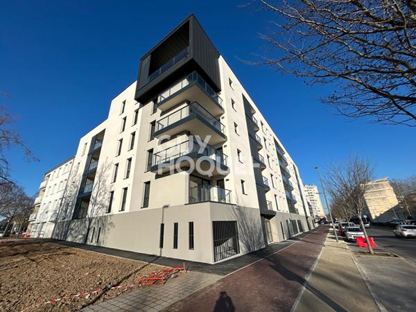 T4 AVEC TERRASSE - CAEN RIVE DROITE