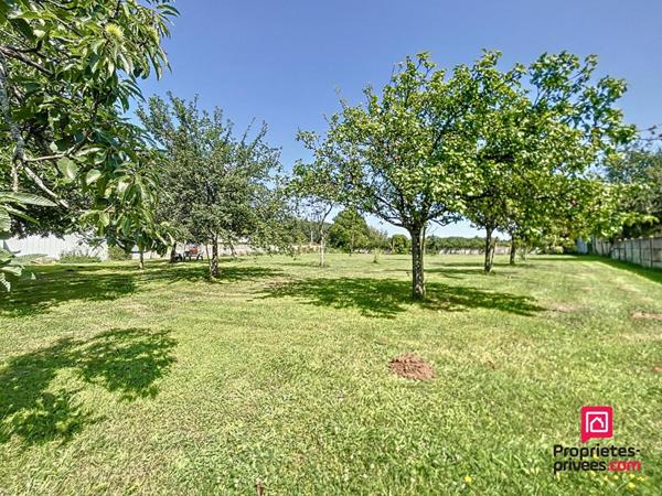 St Aignan (10 mn Bonnétable) - Villa de 130 m2 de plain-pied  avec piscine