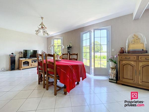 St Aignan (10 mn Bonnétable) - Villa de 130 m2 de plain-pied  avec piscine