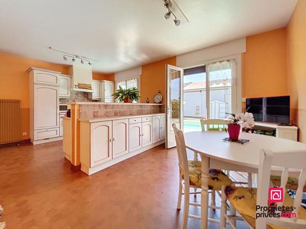 St Aignan (10 mn Bonnétable) - Villa de 130 m2 de plain-pied  avec piscine