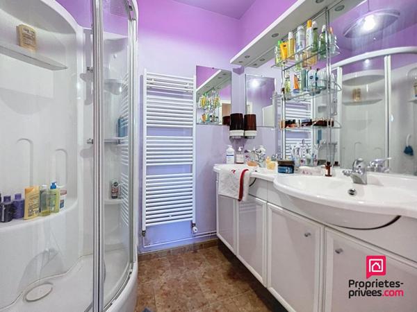 St Aignan (10 mn Bonnétable) - Villa de 130 m2 de plain-pied  avec piscine