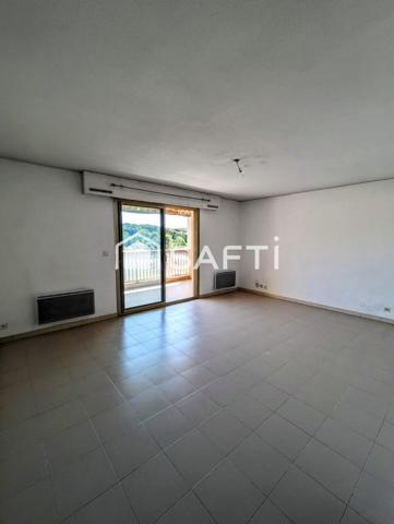 Appartement de type T3 situé proche des commodités, garage