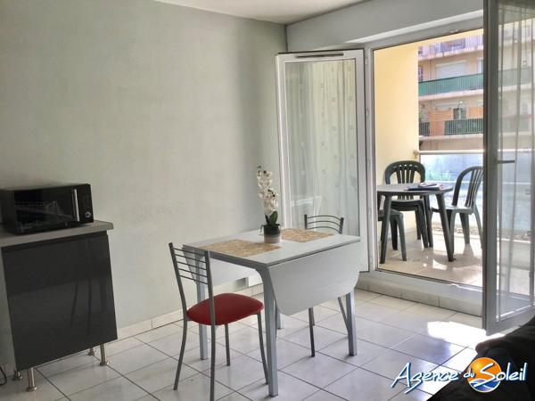 Appartement à Perpignan Appartement de Type T2 avec terrasse et place de parking privatif .Résidence récente et sécurisée .Quartier kennedy très recherché.