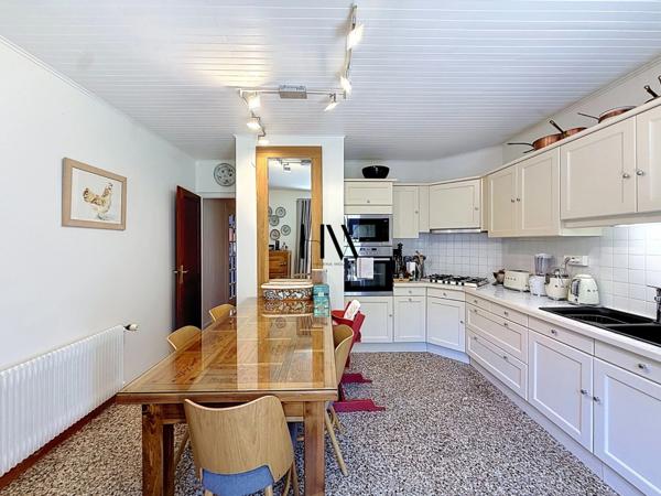 Demeure familiale de caractère à vendre - au cœur de Collonges-sous-Salève - 9 pièces  (74)