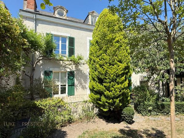 ORLEANS centre THEATRE, maison bourgeoise a vendre, avec jardin et ascenseur, rare