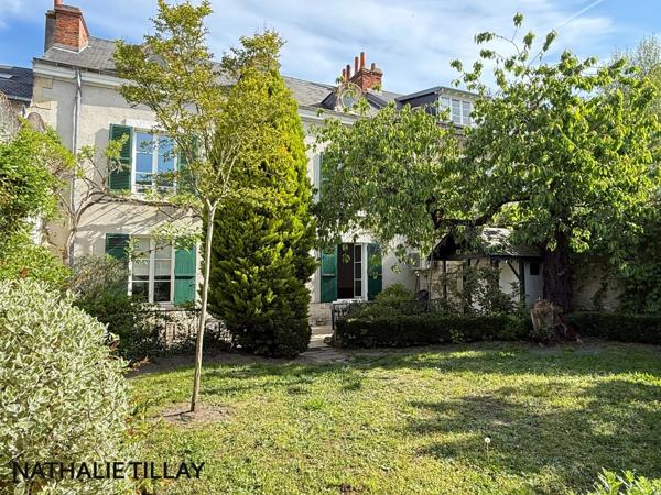 ORLEANS centre THEATRE, maison bourgeoise a vendre, avec jardin et ascenseur, rare