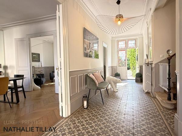 ORLEANS centre THEATRE, maison bourgeoise a vendre, avec jardin et ascenseur, rare