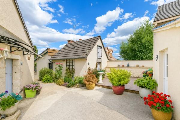 Maison Cour Cheverny 5 pièces 177 m2