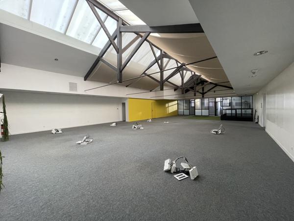 Local professionnel 620 m²