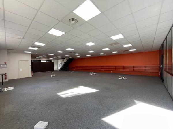 Local professionnel 620 m²