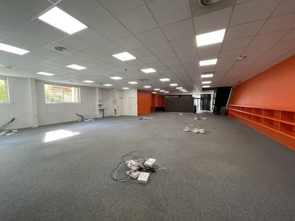 Local professionnel 620 m²