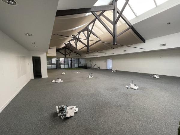 Local professionnel 620 m²