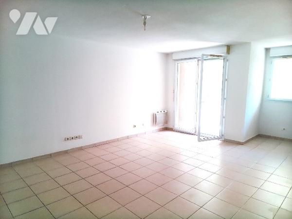 Un appartement T2 avec terrasse et parking privatif dans belle résidence avec piscine