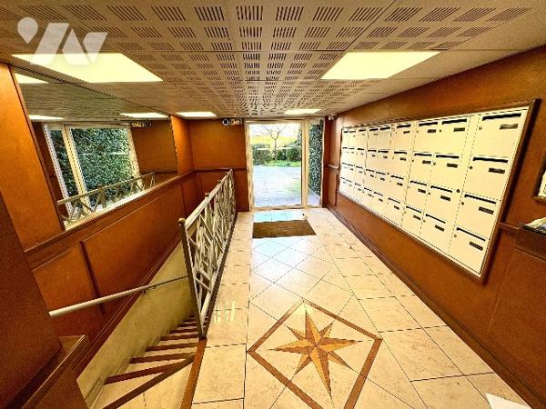 Un appartement T2 avec terrasse et parking privatif dans belle résidence avec piscine