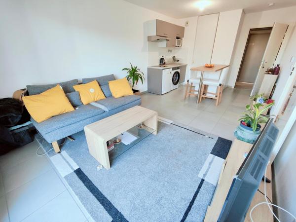 T2 lumineux, au calme, vue lac. Terrasse. Parking