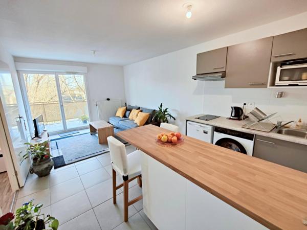 T2 lumineux, au calme, vue lac. Terrasse. Parking