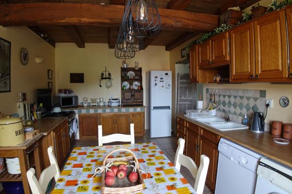 Belle maison en pierre à Champniers