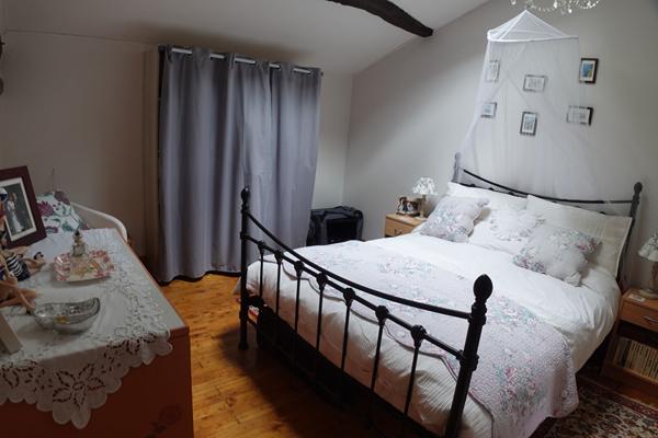 Belle maison en pierre à Champniers