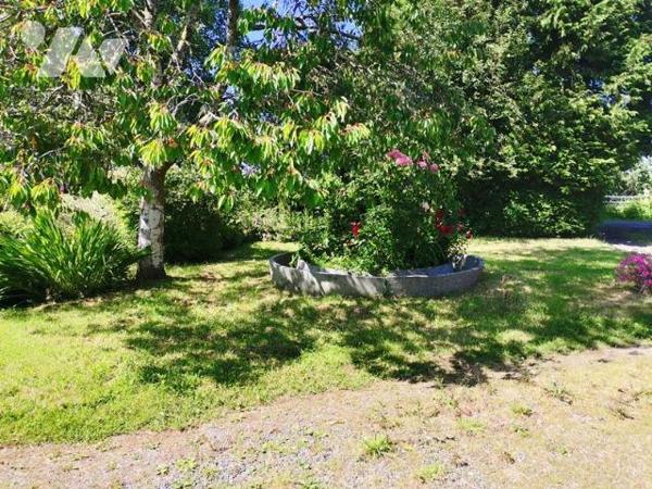 LE MENIL DE BRIOUZE: En campagne maison 3 chambres, terrain environ 6 000m²