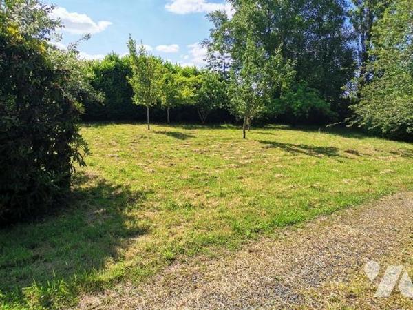 LE MENIL DE BRIOUZE: En campagne maison 3 chambres, terrain environ 6 000m²
