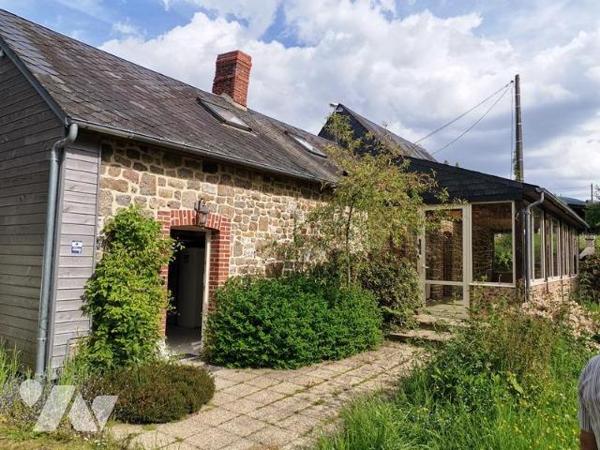 LE MENIL DE BRIOUZE: En campagne maison 3 chambres, terrain environ 6 000m²