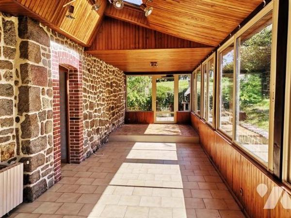 LE MENIL DE BRIOUZE: En campagne maison 3 chambres, terrain environ 6 000m²