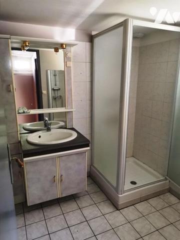 LE MENIL DE BRIOUZE: En campagne maison 3 chambres, terrain environ 6 000m²