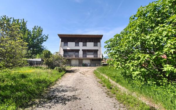 Maison à vendre    10 pièces • 247 m2 Fontaine