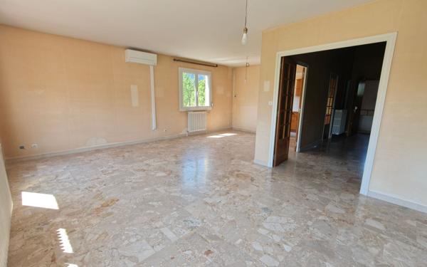 Maison à vendre    10 pièces • 247 m2 Fontaine