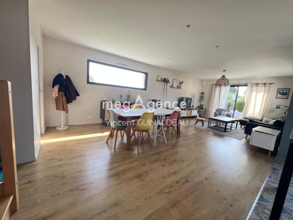 Maison à LE MAY-SUR-EVRE, 49122 - 6 pièces 116m²