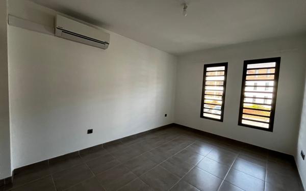 Appartement à vendre    2 pièces • 56,73 m2 Remire-Montjoly