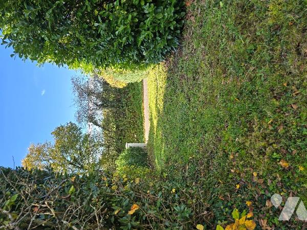 Terrain à bâtir de 1300 m2, situé à Brugheas.